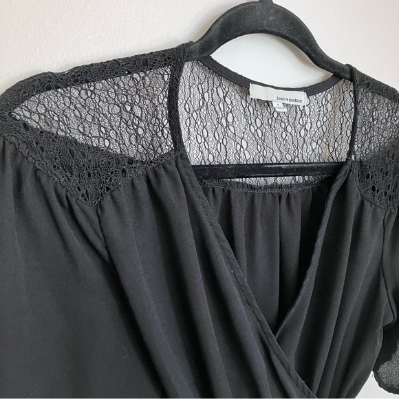 June & Hudson Wrap top with Lace - Picture 2 of 7